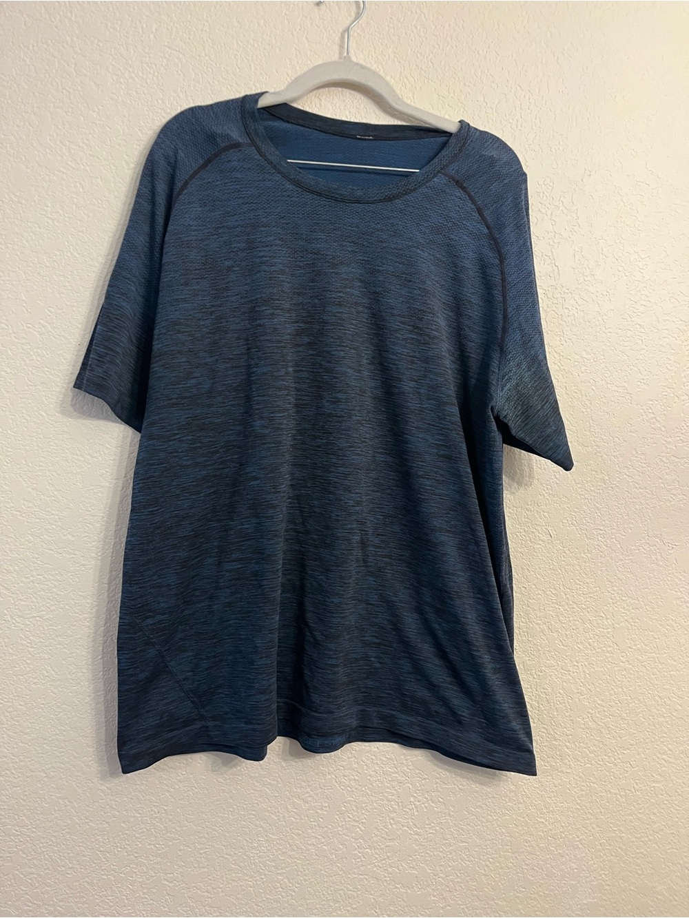 lululemon athletica Men's Short Sleeve Tee in Heathered Blue